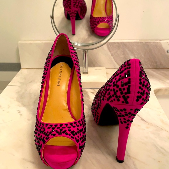 Gianni Bini pink suede Heel with Sparkles size 7.5 - Picture 1 of 12